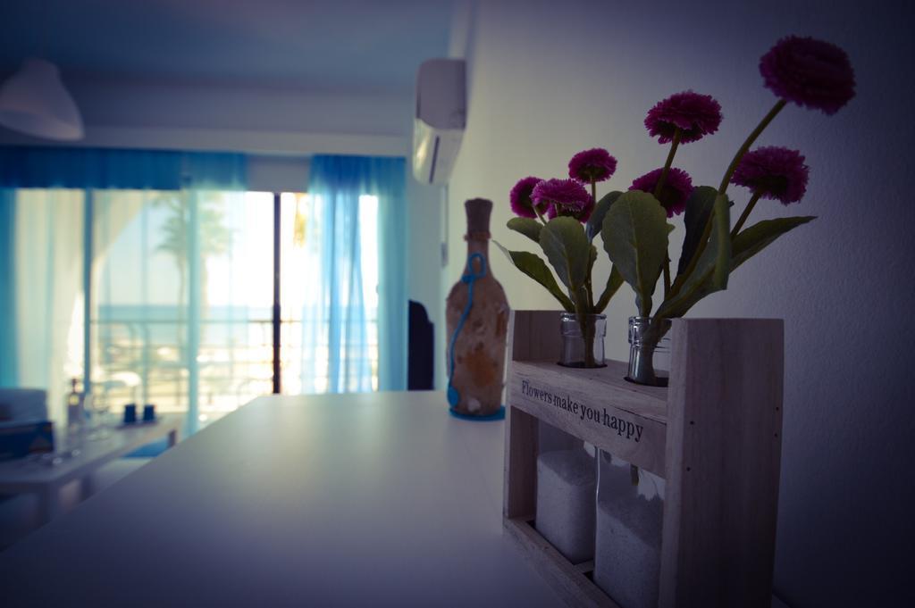 Krasas Beach Apartment Rentals Larnaka Zimmer foto