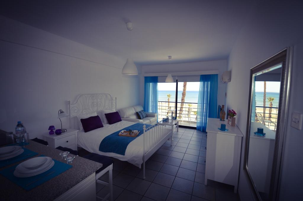 Krasas Beach Apartment Rentals Larnaka Zimmer foto